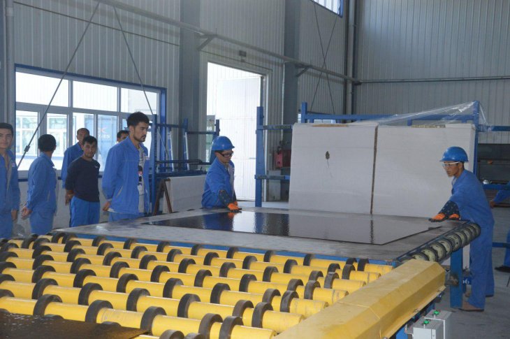 Китайские инвесторы запустят в будущем году в Узбекистане крупнейший в ЦА стекольный завод (фото) 