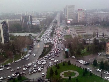 Ташкент опять стоит в пробках (фото)