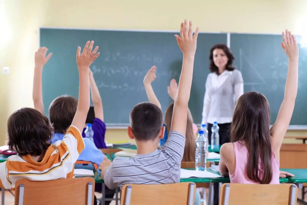 Объединенные классы по 45 человек в школах Ташкента – новшество или реалии наших дней?