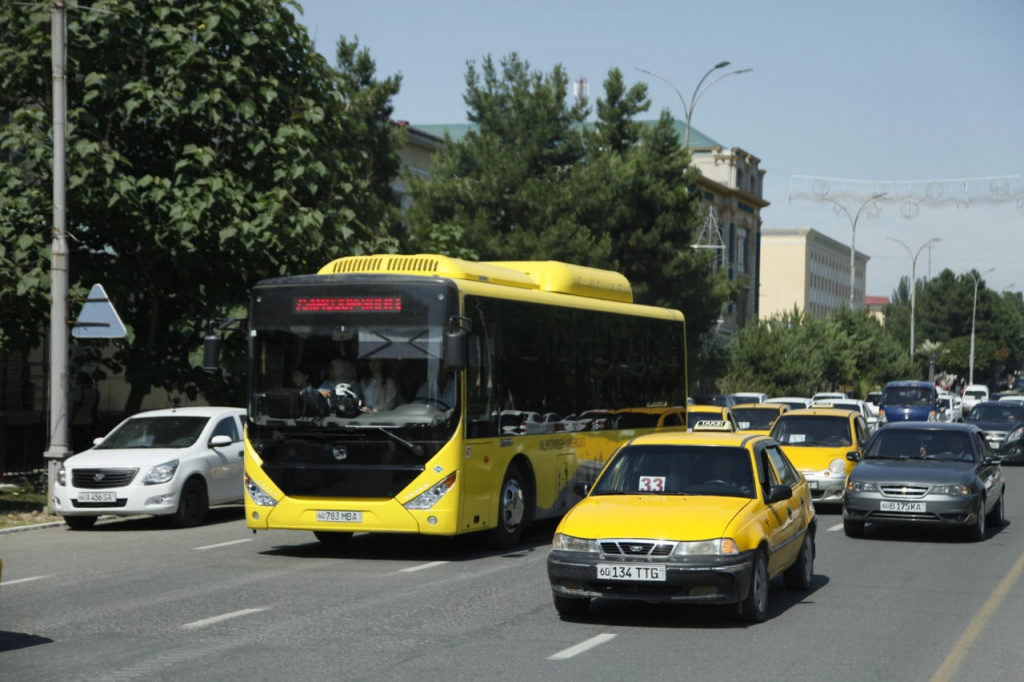 В автобусах Андижана запустили автоматизированную платежную систему