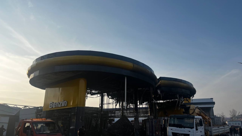 Семьи погибших при взрыве на АЗС в Ферганской области получили выплаты