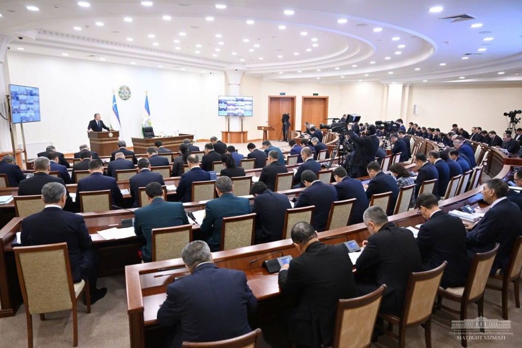 Главы Минтранса, "Тошшахартрансхизмат" и СБДД получили строгий выговор от президента 