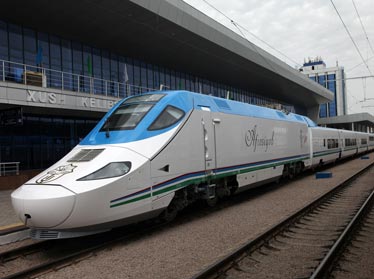 Добавлен еще один скоростной поезд на маршрут Ташкент-Самарканд 