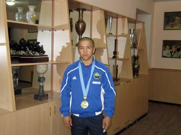 Узбекские борцы завоевали 4 золотые медали на чемпионате Азии в Индии