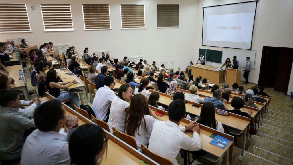 В Узбекистане студентки из малообеспеченных семей смогут получать двойные стипендии