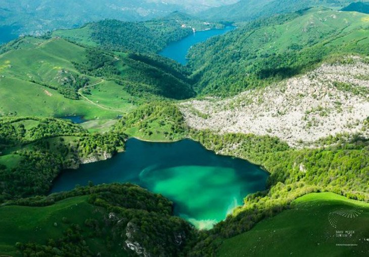 15 самых удивительных мест планеты: один из них – Гёйгёль, жемчужина Азербайджана