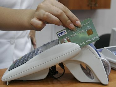 Теперь узбекские банки вправе требовать документы при оплате клиентом счетов с карточки   