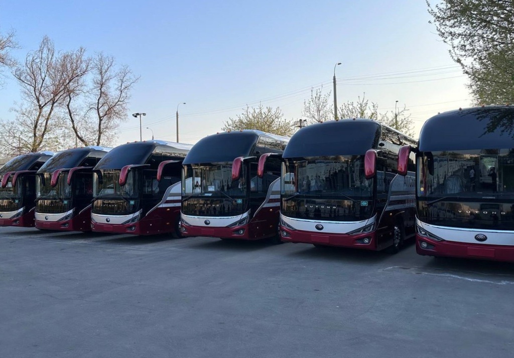 Узбекистан закупил китайские автобусы для маршрута "Ташкент – Бухара". Это позволит значительно увеличить число перевозимых пассажиров 