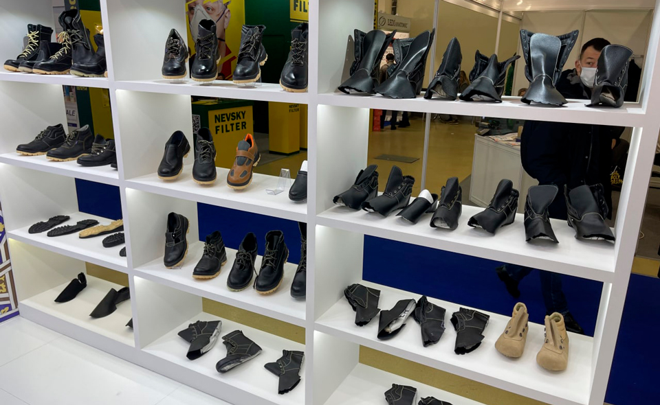 Производители обуви из Узбекистана заявили, что смогут нарастить экспорт на $50-80 млн благодаря Alibaba