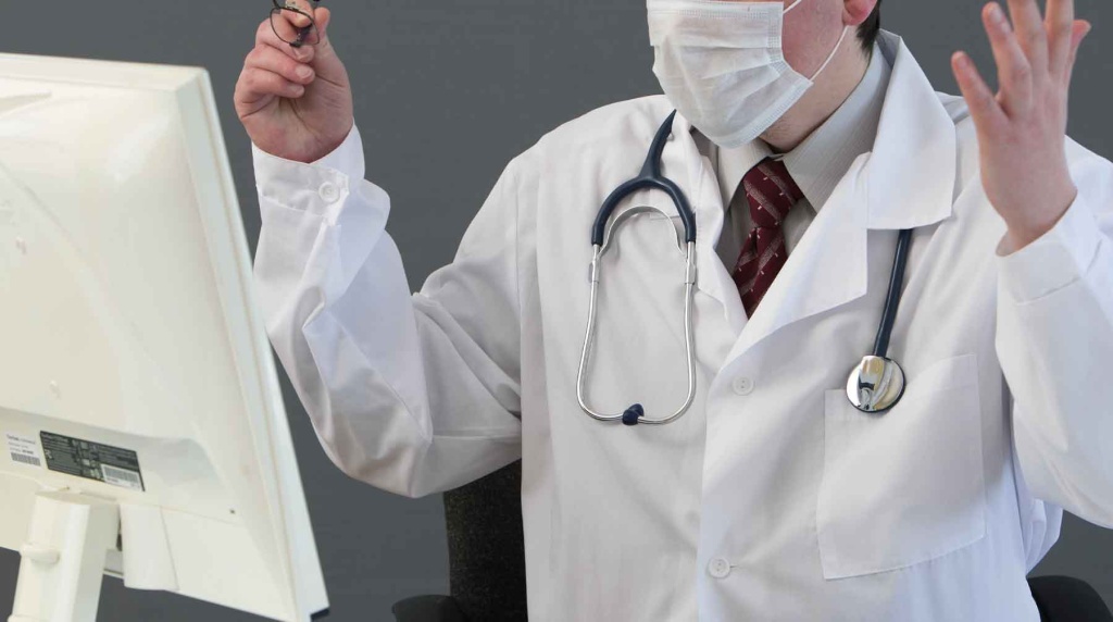 Минздрав Узбекистана предупредил об опасных "врачах" из соцсетей