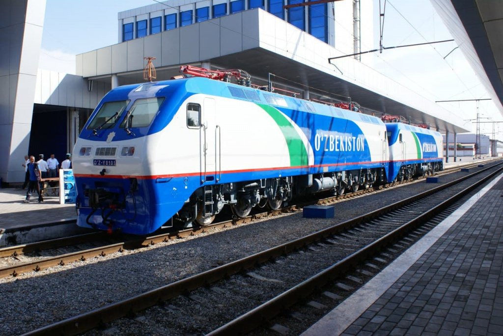 Железнодорожники запускают поезда между Ташкентом и Новосибирском. Стоимость билетов  