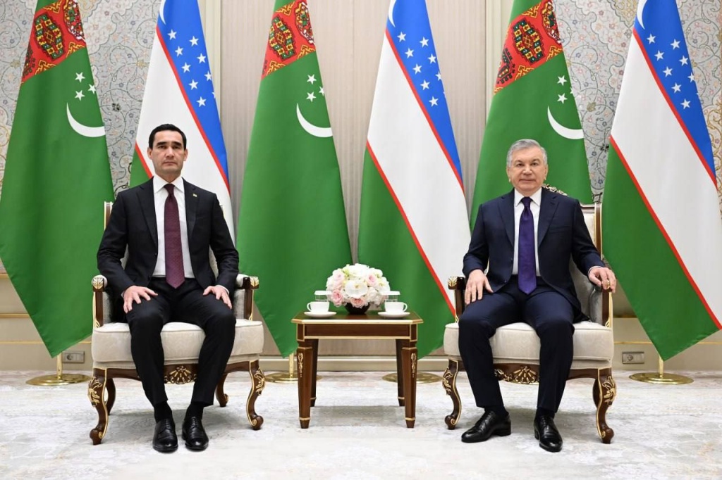 Сердар Бердымухамедов прилетел в Ташкент и уже успел побеседовать с Шавкатом Мирзиёевым