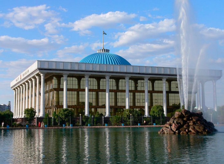 В Узбекистане готовят реформу в сфере работы религиозных организаций. Их регистрация станет проще и дешевле. Упростится и порядок ввоза религиозной литературы  