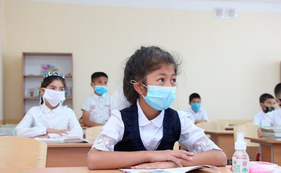 В школах Узбекистана запретили проводить новогодние ёлки и любые подобные мероприятия 