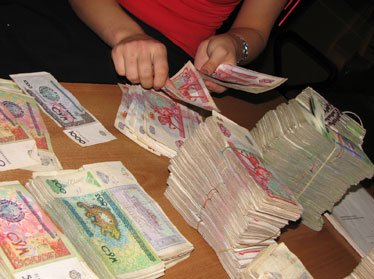 Президент Узбекистана освободил предпринимателей и микрофирмы в сфере услуг от уплаты фиксированного налога и ЕНП