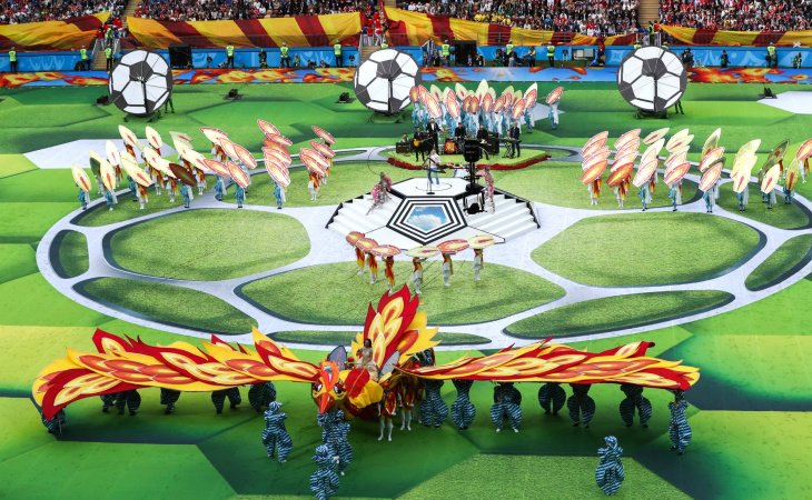 Путин, жар-птица, авангард и Робби Уильямс: как прошла церемония открытия ЧМ по футболу (фото)