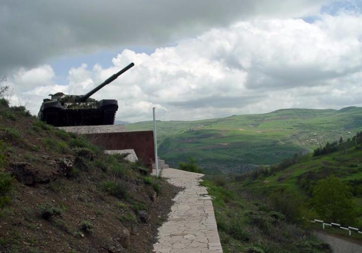 Стороны конфликта в Нагорном Карабахе заявили об обострении ситуации