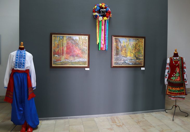 Украина и Россия в одном доме: в Ташкенте стартовали две выставки (фото)