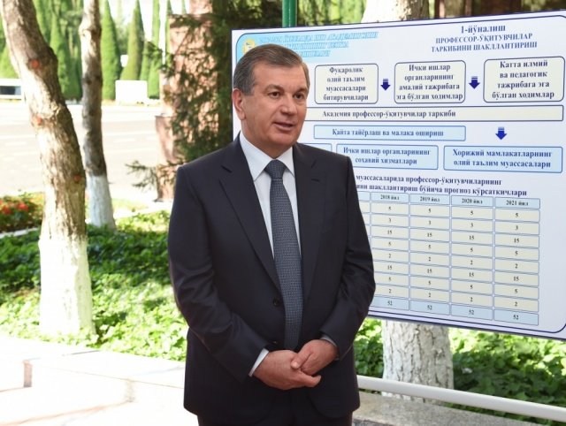 Президент Узбекистана посетил Академию МВД: ему показали, как милиция будет улучшать свою работу 