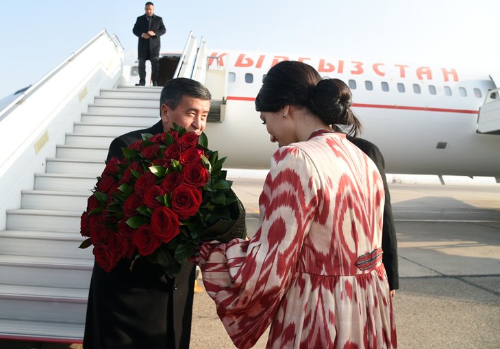Как встречали президента Кыргызстана в Ташкенте (фото)