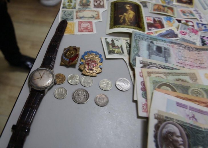 Гражданка Узбекистана пыталась вывезти свыше 200 исторических предметов 