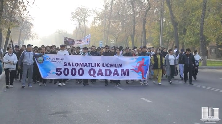 Власти Ташкента объяснили, почему прогулка под смогом – это нормально и даже "полезно". Видео