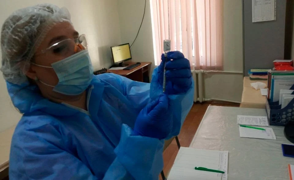 Ученый объяснил, почему узбекско-китайская вакцина от коронавируса вводится три раза 