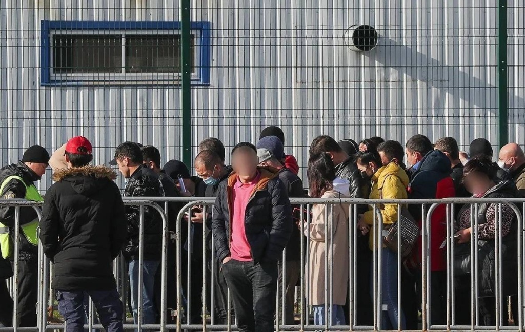 В Узбекистане могут начать страховать мигрантов перед отправкой на работу за рубеж