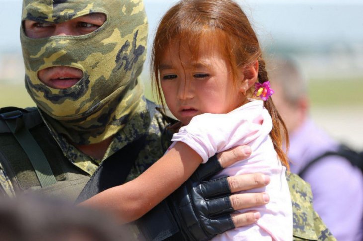 Узбекистан организовал спецрейс для возвращения из зоны боевых действий на Ближнем Востоке 156 своих граждан. Фотолента  