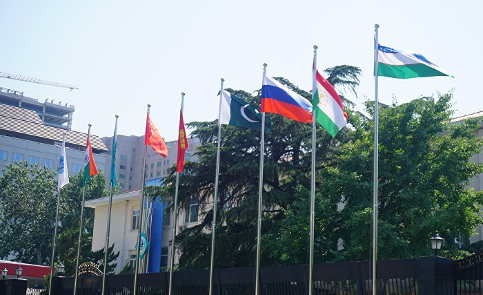 В штаб-квартире ШОС прошла церемония поднятия флагов Индии и Пакистана