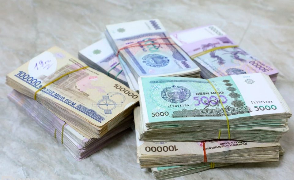 В Узбекистане с 1 июня зарплаты бюджетникам увеличат на 12 процентов 