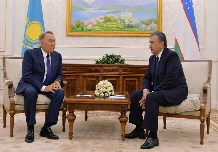 Мирзиеев и Назарбаев обсудили вопросы развития двухсторонних отношений 