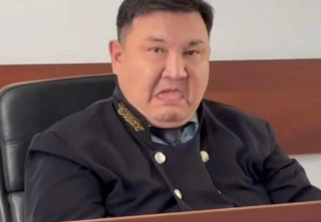 Карьера судьи повисла на волоске из-за длинного языка. Видео