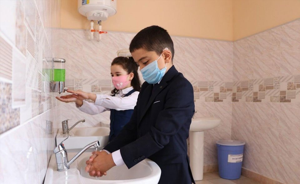 Главными виновниками распространения коронавируса в Ташкенте назвали учащихся школ, студентов и сотрудников различных организаций 