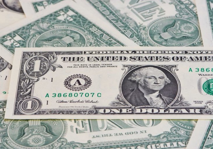 Доллар падает на узбекской валютной бирже второй день подряд 