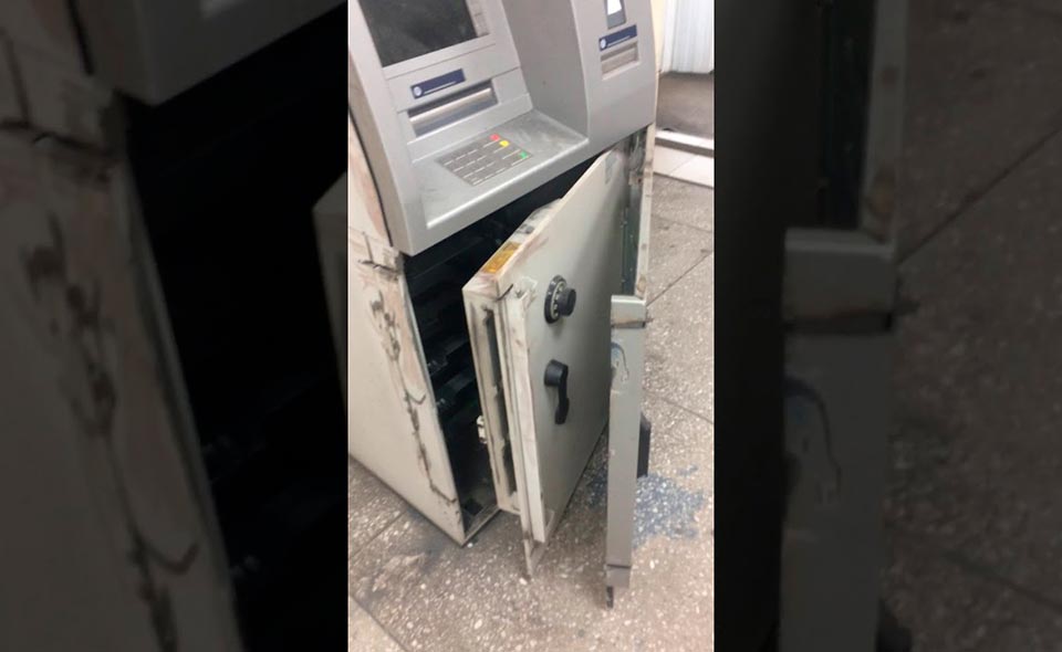 В Ташкенте грабители вскрыли банкомат и похитили почти 400 миллионов сумов 