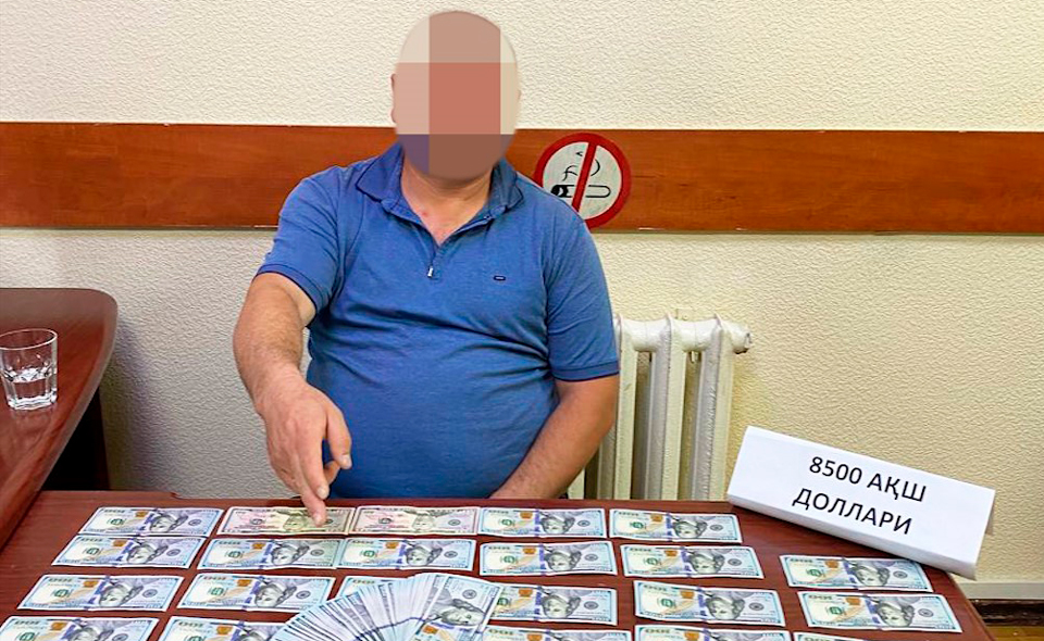 Оперативники СГБ задержали сотрудника Янгиабадского рынка за вымогательство 