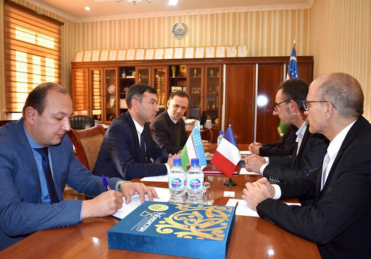Самаркандский госинститут иностранных языков будет сотрудничать с престижным французским университетом Серджио-Понтуаз