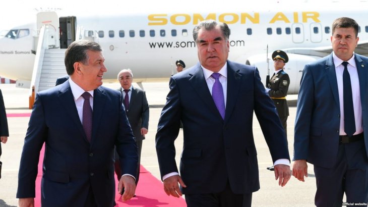 Официально: Узбекистан и Таджикистан договорились об отмене визовых ограничений