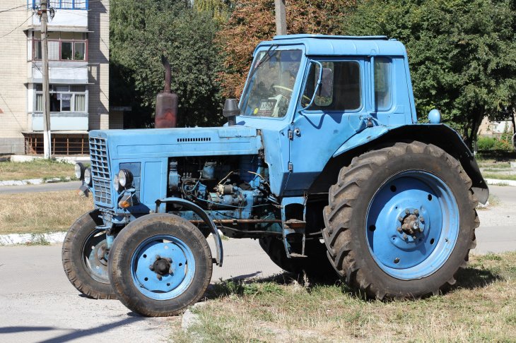 В Ташкенте работник благоустройства попал под колёса… трактора