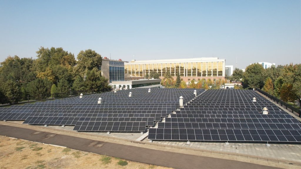 Кабмин Узбекистана подключился к зеленой энергетике 