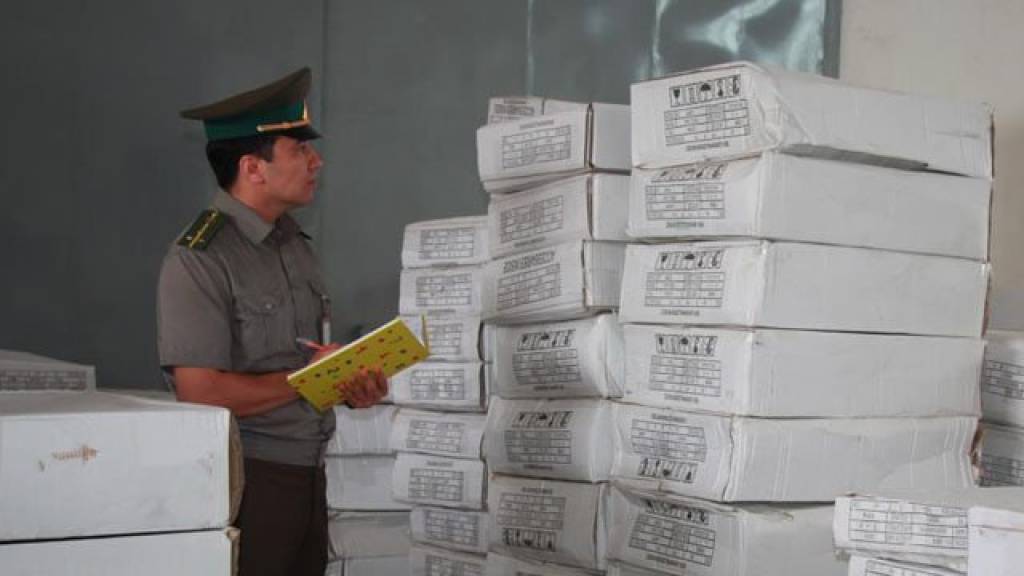 В Узбекистан пытались ввезти товары, использовав данные 568 умерших людей