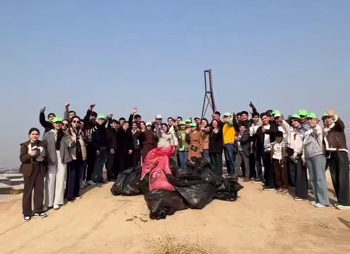 Студенты провели уборку на памятнике Кулактепа и показали, как нужно заботиться о культурном наследии страны. Видео