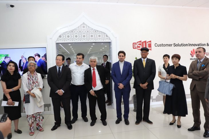 Huawei продемонстрировала превосходство новых технологий для представителей дипломатических миссий в Узбекистане. Видео