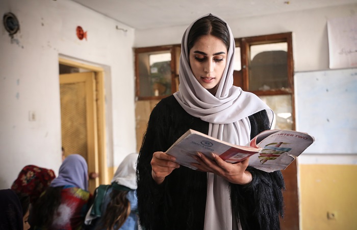 МИД Узбекистана "с чувством глубокой озабоченности" воспринял введение в Афганистане запрета на учебу женщин и девушек