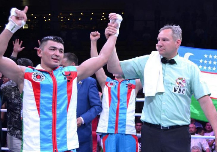 Узбекистанец Азизбек Абдугафуров защитил пояс WBC Silver, победив китайского боксера  