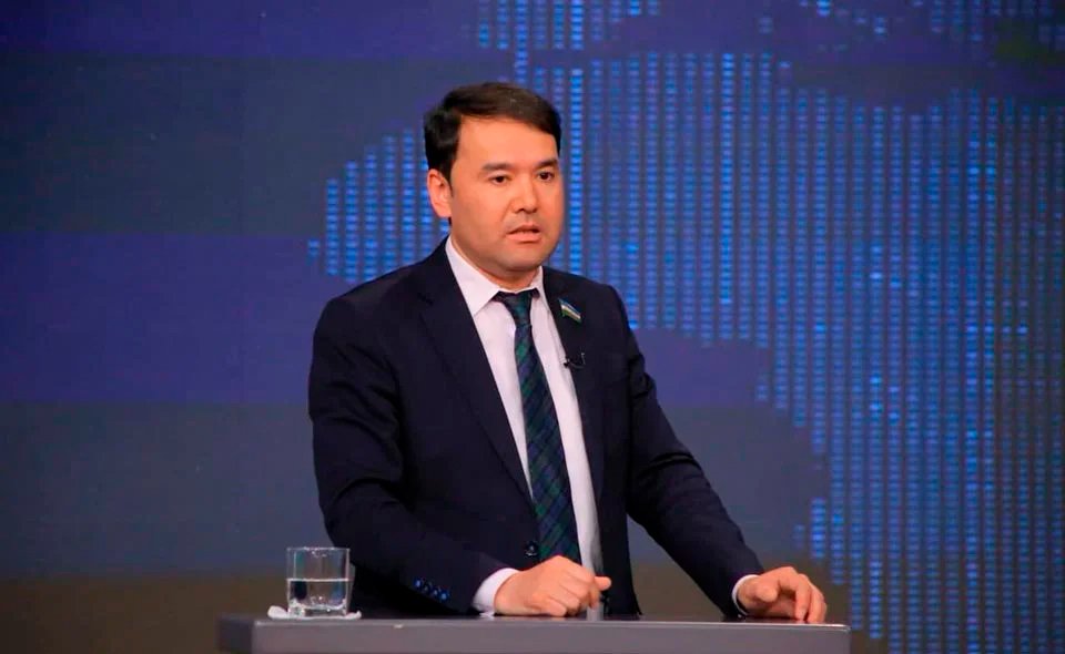 Депутат Расул Кушербаев заявил, что МВД продолжает взимать сбор при покупке авто, который был отменен 