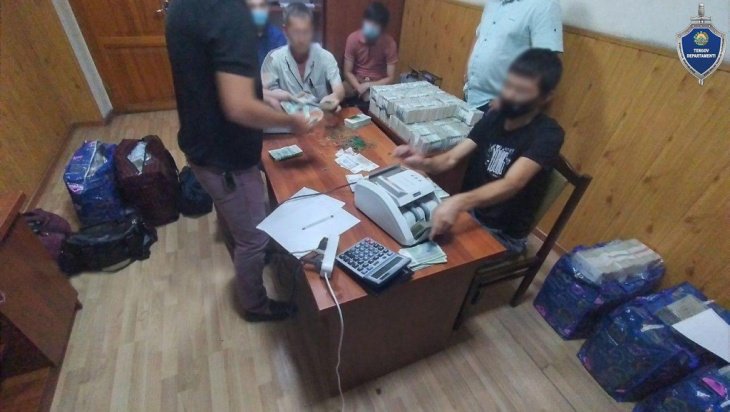 Преступная группа из шести человек вскрыла сейф и украла 2 миллиарда сумов в Ташкенте