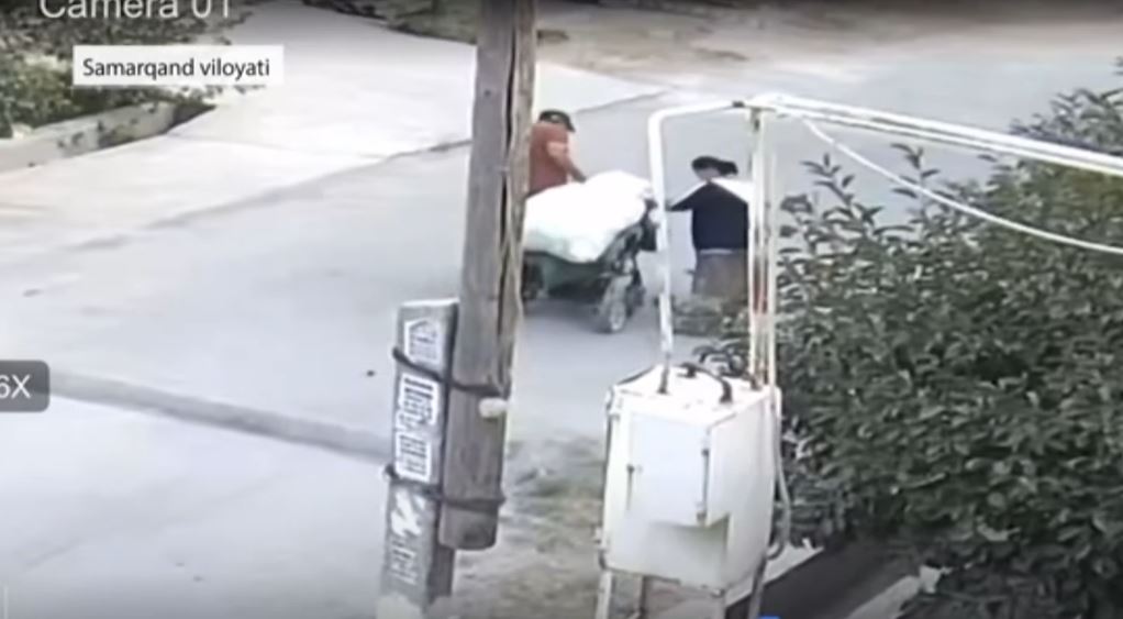 В Самарканде мужчина пытался в мешке провести тело зятя на кладбище