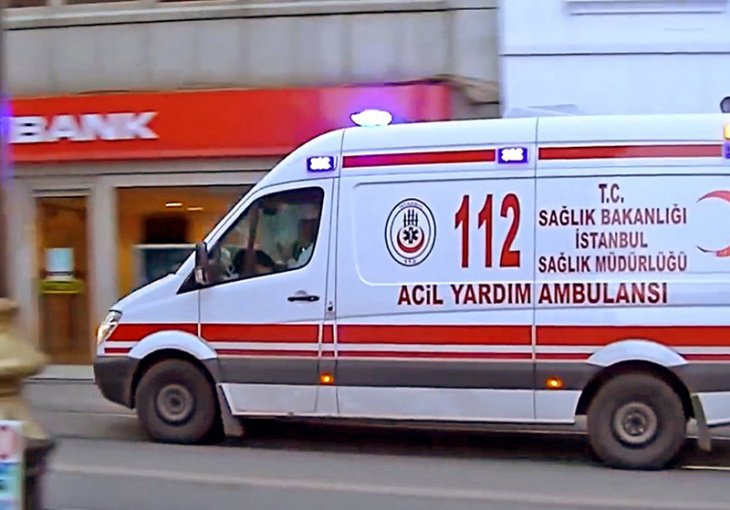 Два гражданина Узбекистана скончались в Стамбуле. Девушка упала с велосипеда, а мужчине стало плохо в бассейне 
